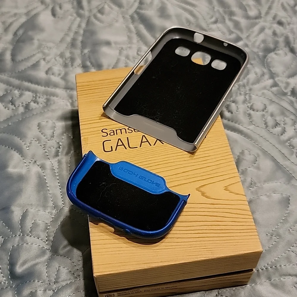 Body Glove Galaxy s4 phone case.